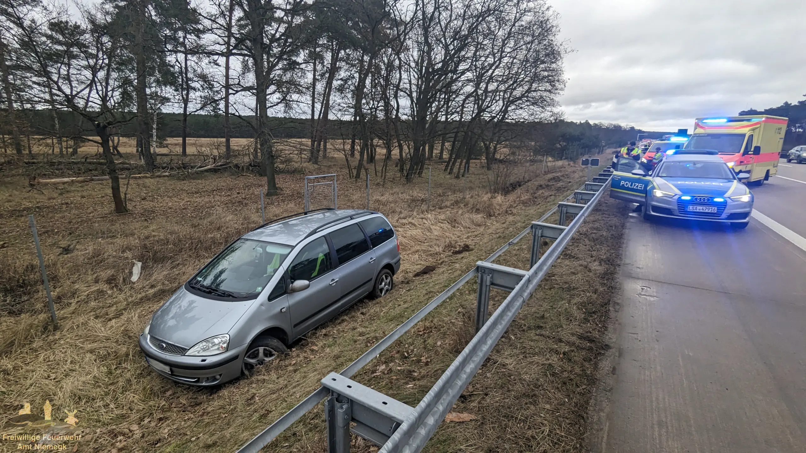 03.02.2024 – Hilfeleistung Verkehrsunfall mit P – BAB 9 AS Klein Marzehns – AS Köselitz