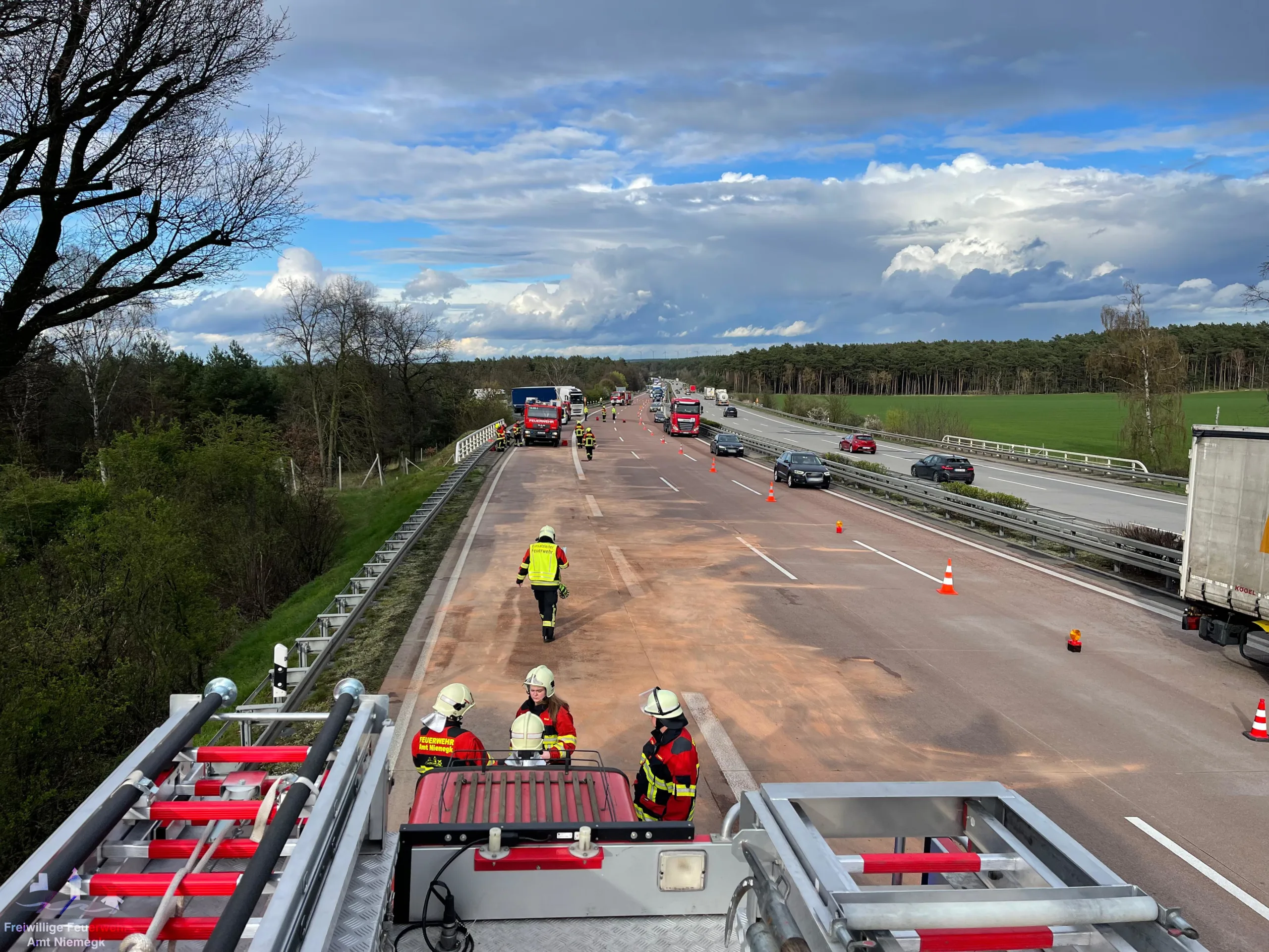 04.04.2024 – Hilfeleistung Kommunal – BAB9 AS Niemegk – AS Klein Marzehns